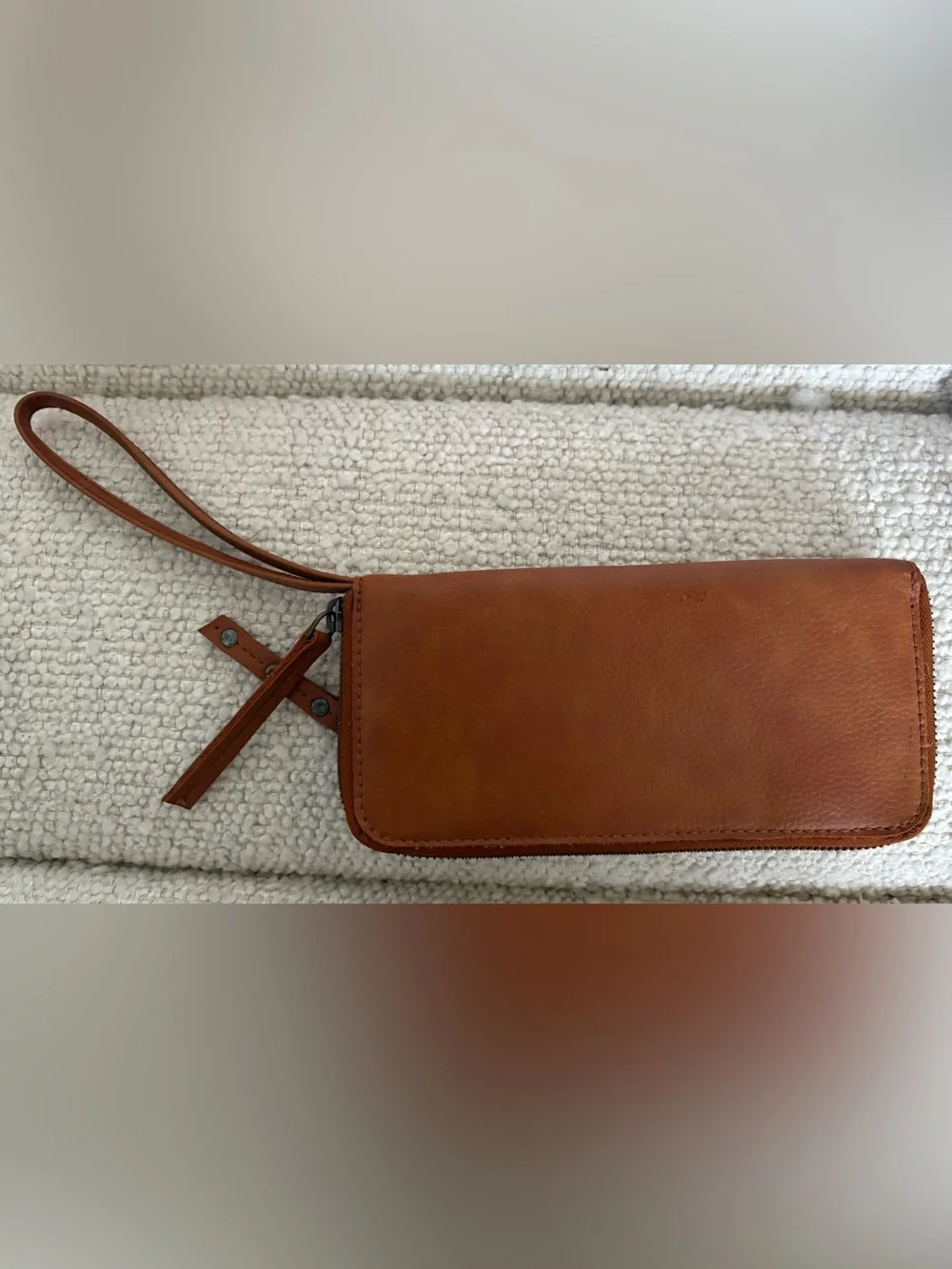 Free People Distressed Vegan Leather Zip Around Wristlet Wallet | Brown/Cognac